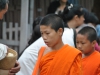 Mönche in Luang Prabang bei der allmorgendlich, bei Sonnenaufgang stattfindenden Mönchsprozession Mönche in Luang Prabang bei der allmorgendlich, bei Sonnenaufgang stattfindenden Mönchsprozession