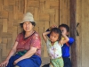 Im Zentrum der laotischen Alltagskultur steht die Familie, das Leben in der Gemeinschaft Im Zentrum der laotischen Alltagskultur steht die Familie, das Leben in der Gemeinschaft