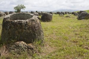 Ebene der Tonkrüge bzw. Plain of Jars, Laos Ebene der Tonkrüge bzw. Plain of Jars, Laos