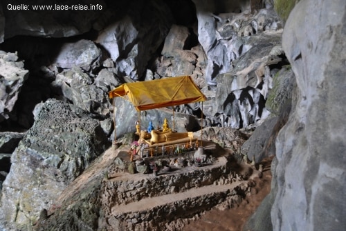 Reliquie in der Tham Phu Kham-Höhle Reliquie in der Tham Phu Kham-Höhle